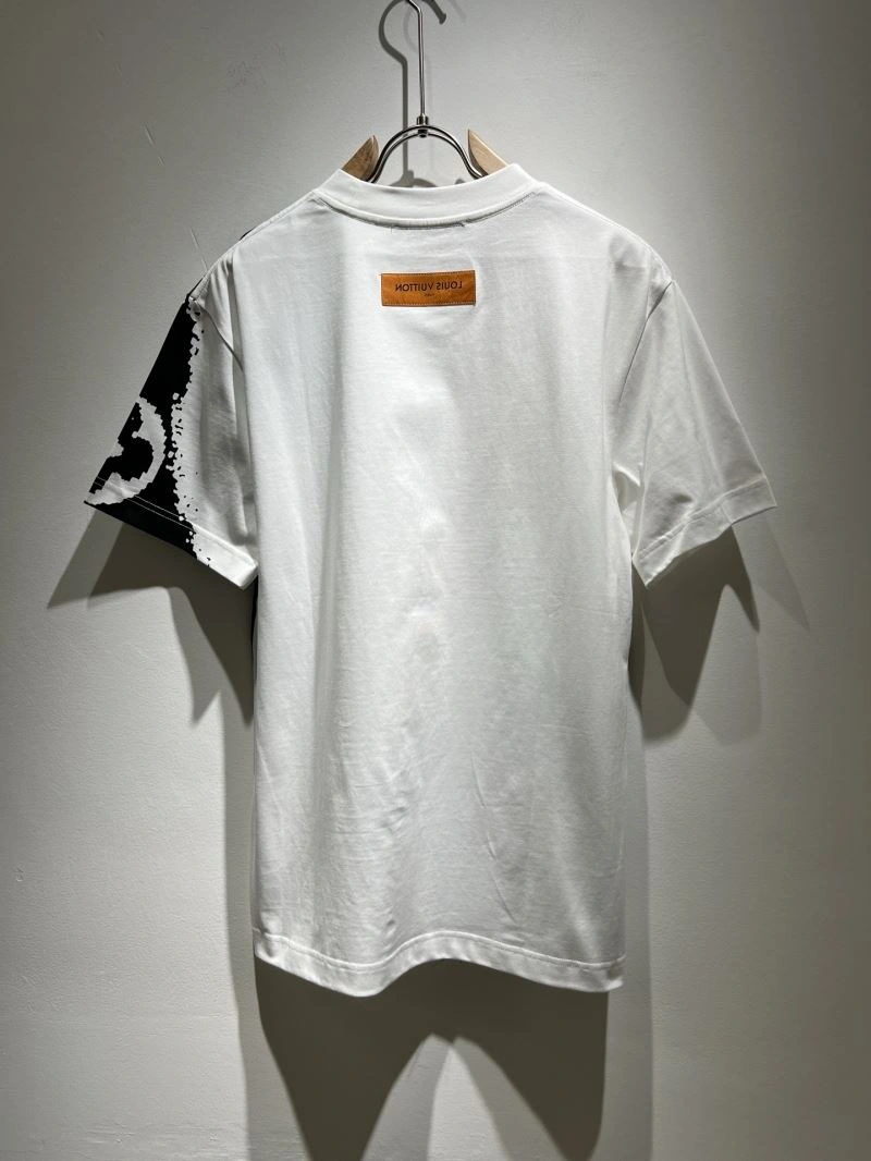 Vibrant Louis Vuitton T-Shirts 134333