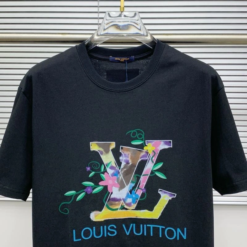 Vibrant Louis Vuitton T-Shirts 134332