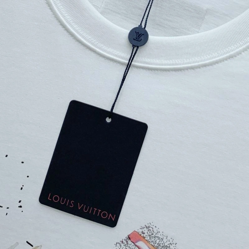 Sustainable Louis Vuitton T-Shirts 134331