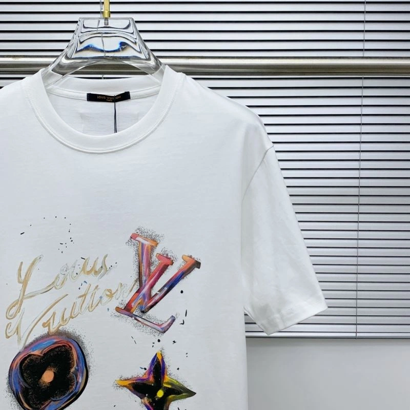 Sustainable Louis Vuitton T-Shirts 134331