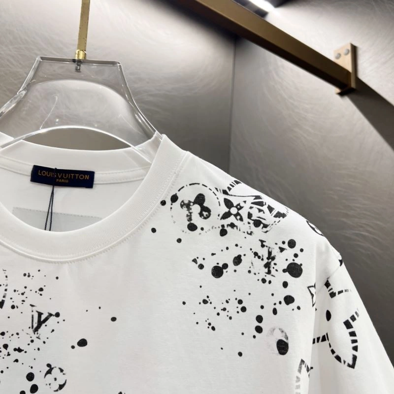 Louis Vuitton T-Shirts Seasonal 134326
