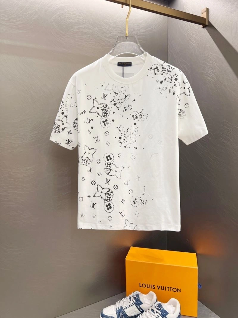 Louis Vuitton T-Shirts Seasonal 134326