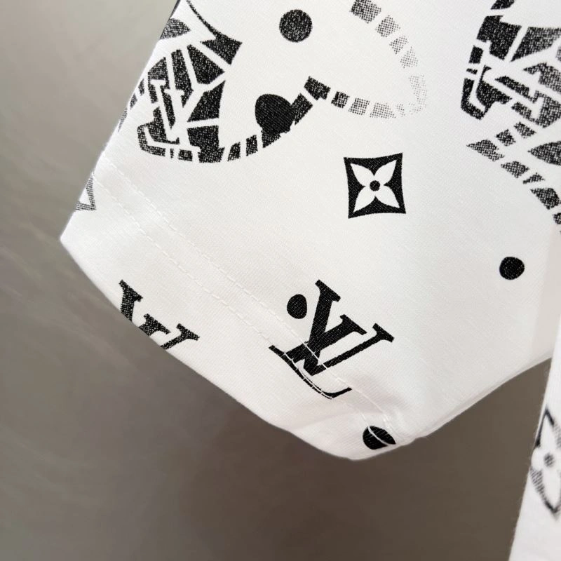 Louis Vuitton T-Shirts Seasonal 134326