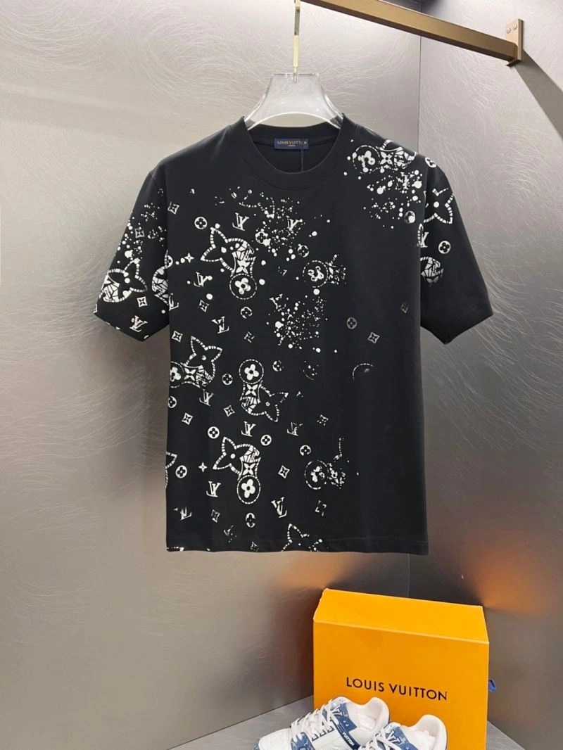 Vibrant Louis Vuitton T-Shirts 134321