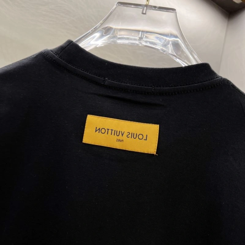 Vibrant Louis Vuitton T-Shirts 134321