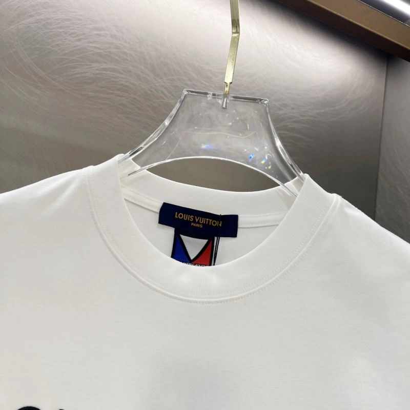 Classic Louis Vuitton T-Shirts 134324