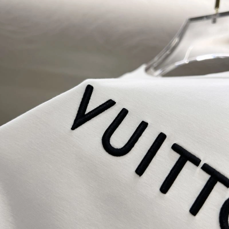 Classic Louis Vuitton T-Shirts 134324