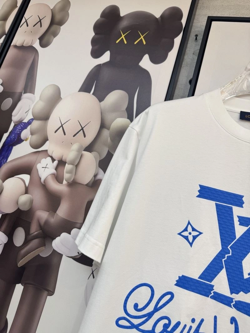 Bold Louis Vuitton T-Shirts 134304