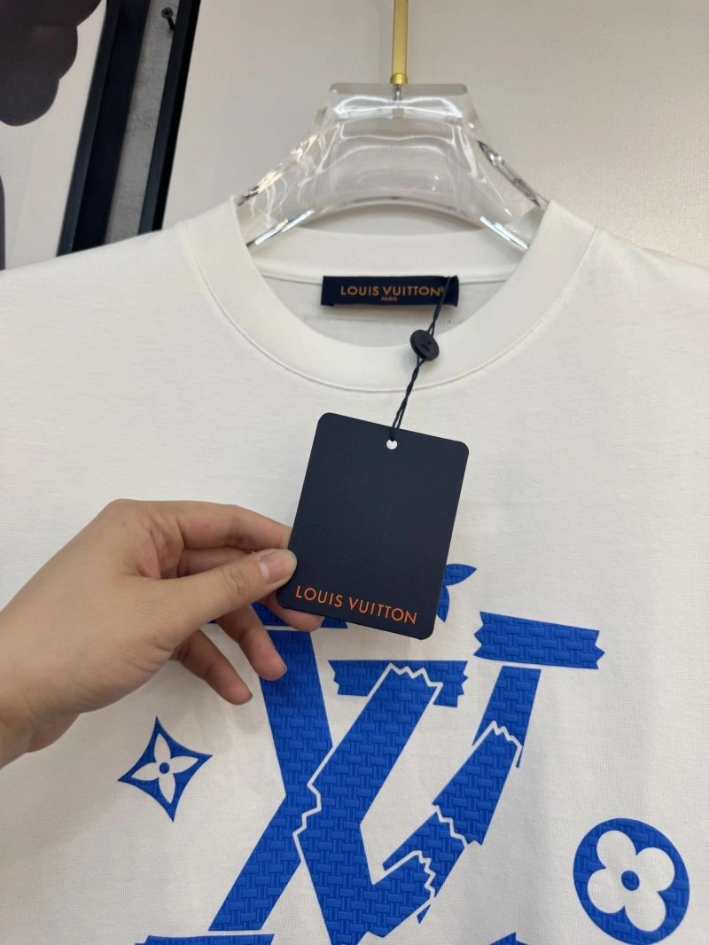Bold Louis Vuitton T-Shirts 134304