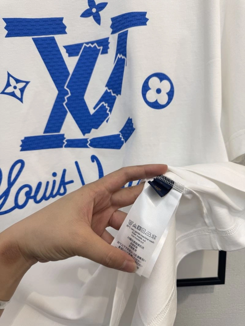 Bold Louis Vuitton T-Shirts 134304