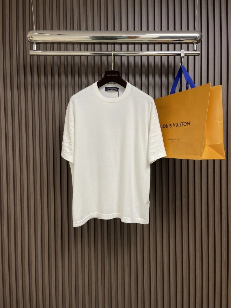 Louis Vuitton T-Shirts Snug 134301