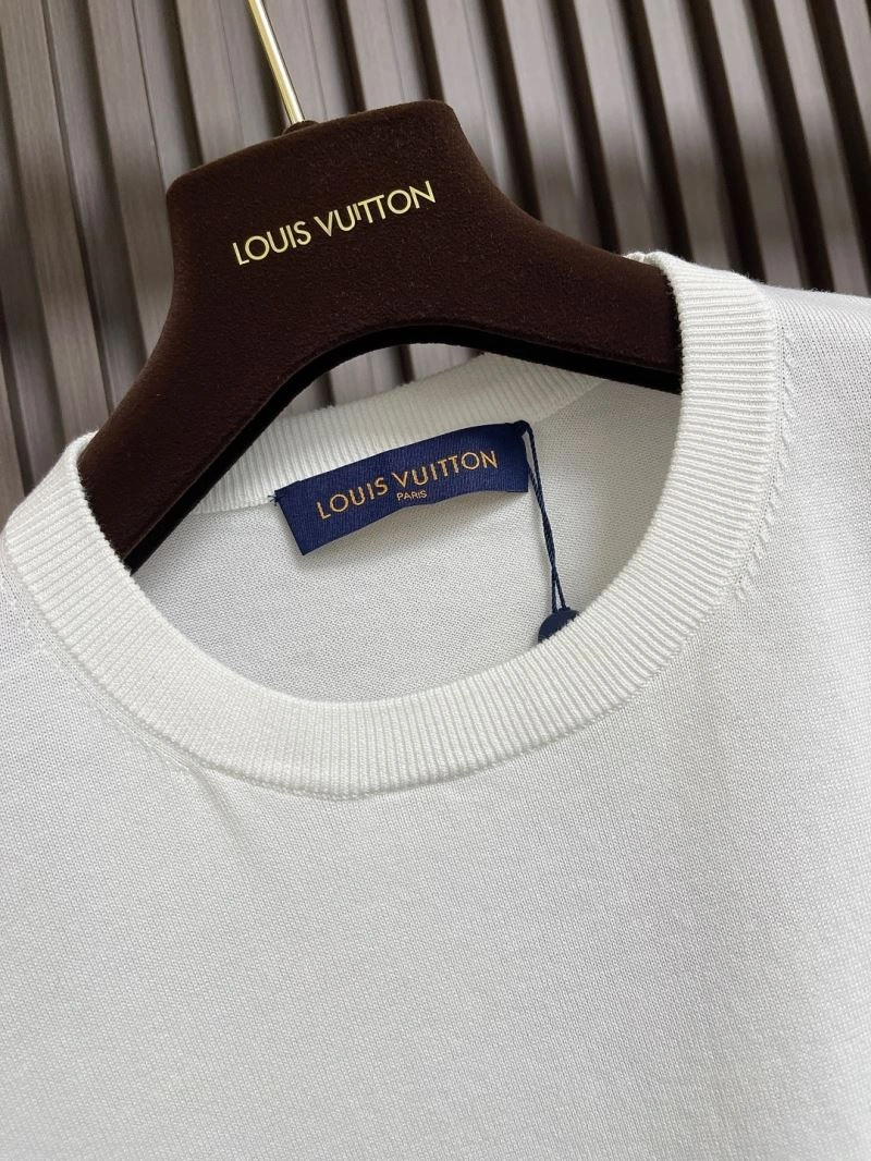 Louis Vuitton T-Shirts Snug 134301
