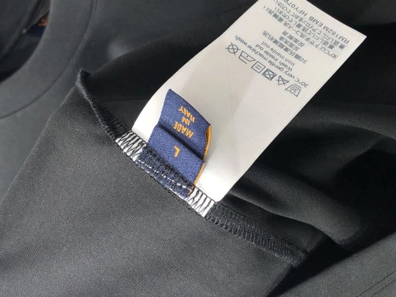 Louis Vuitton T-Shirts FashionForward 134312