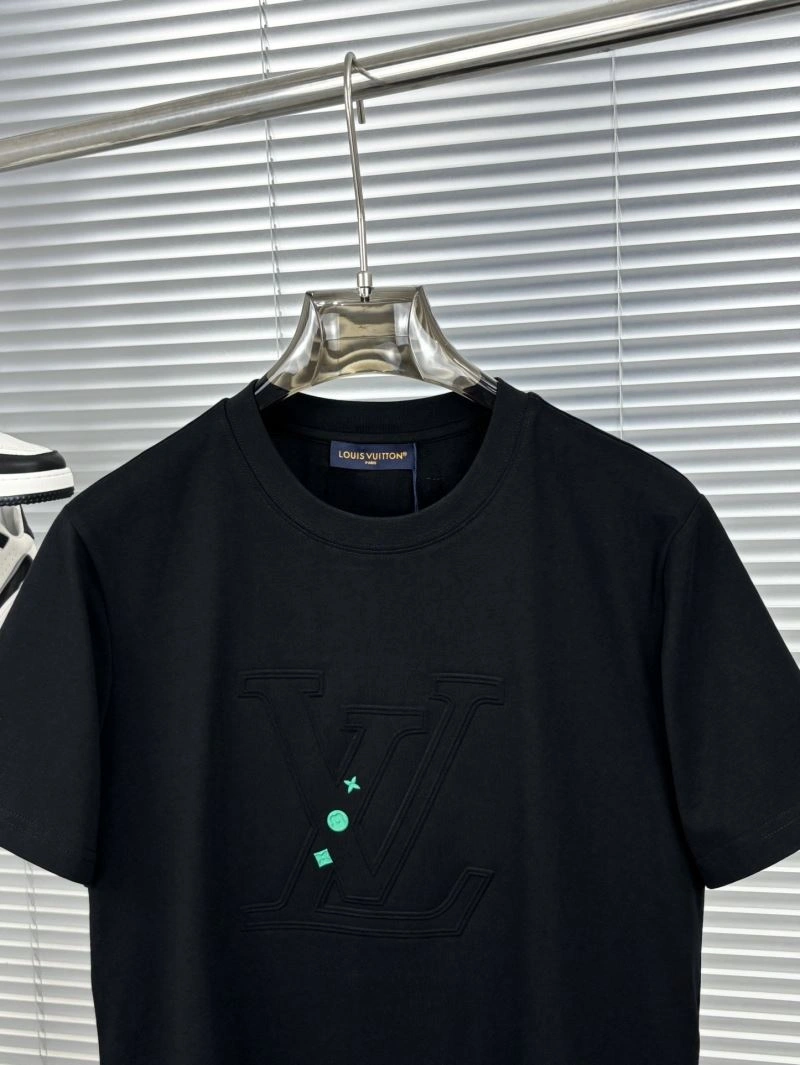 Louis Vuitton T-Shirts Minimalist 134275
