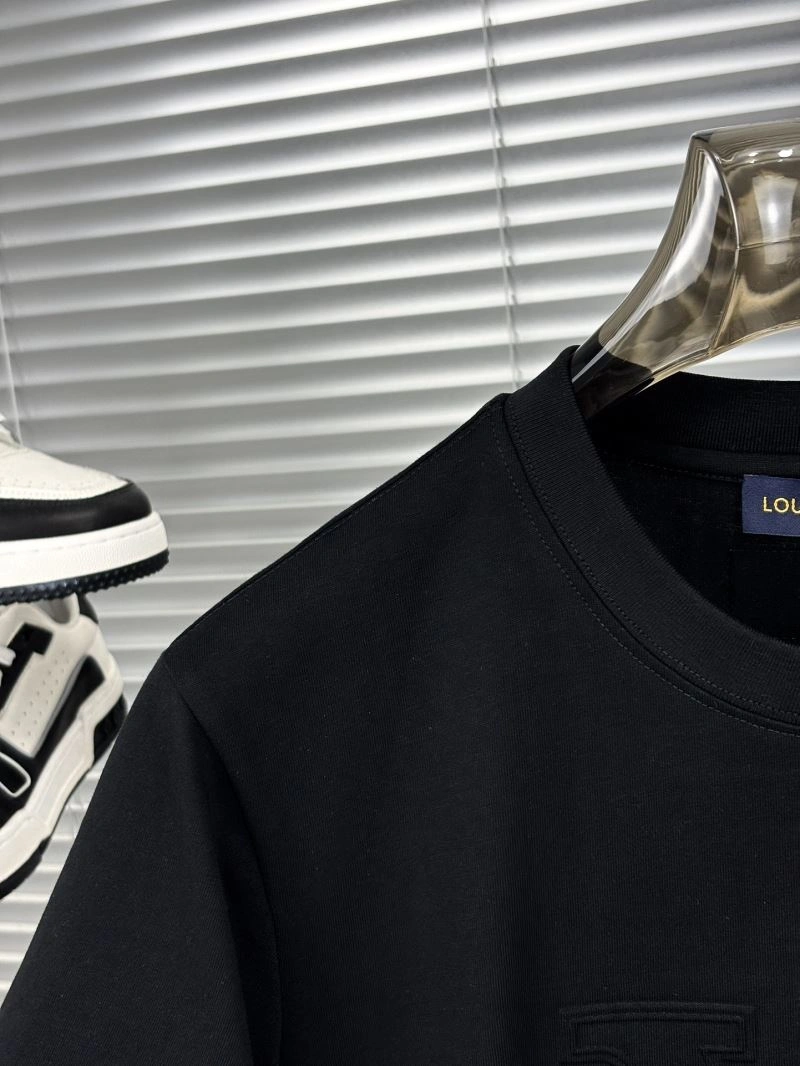 Louis Vuitton T-Shirts Minimalist 134275
