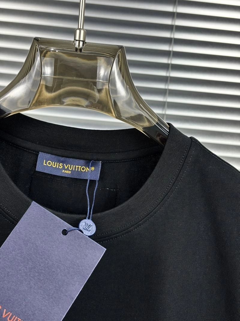 Louis Vuitton T-Shirts Minimalist 134275