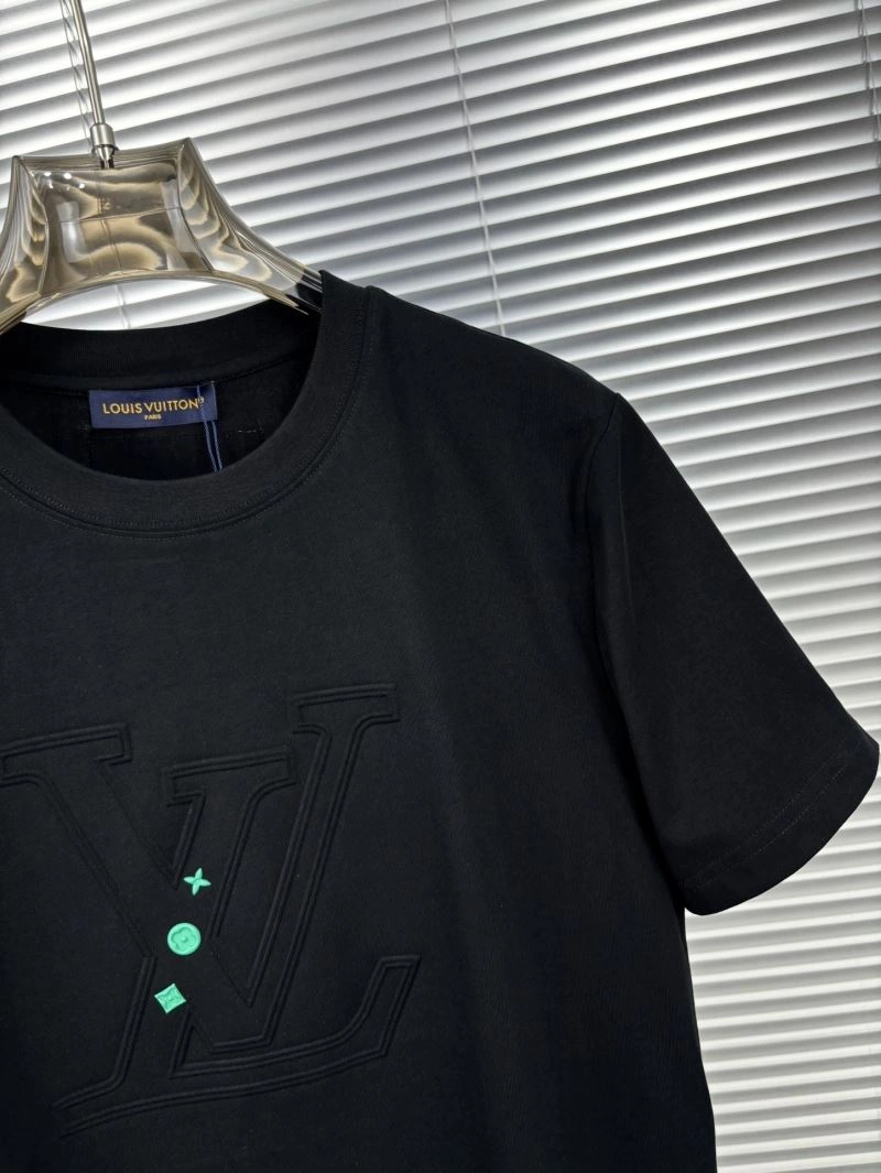 Louis Vuitton T-Shirts Minimalist 134275