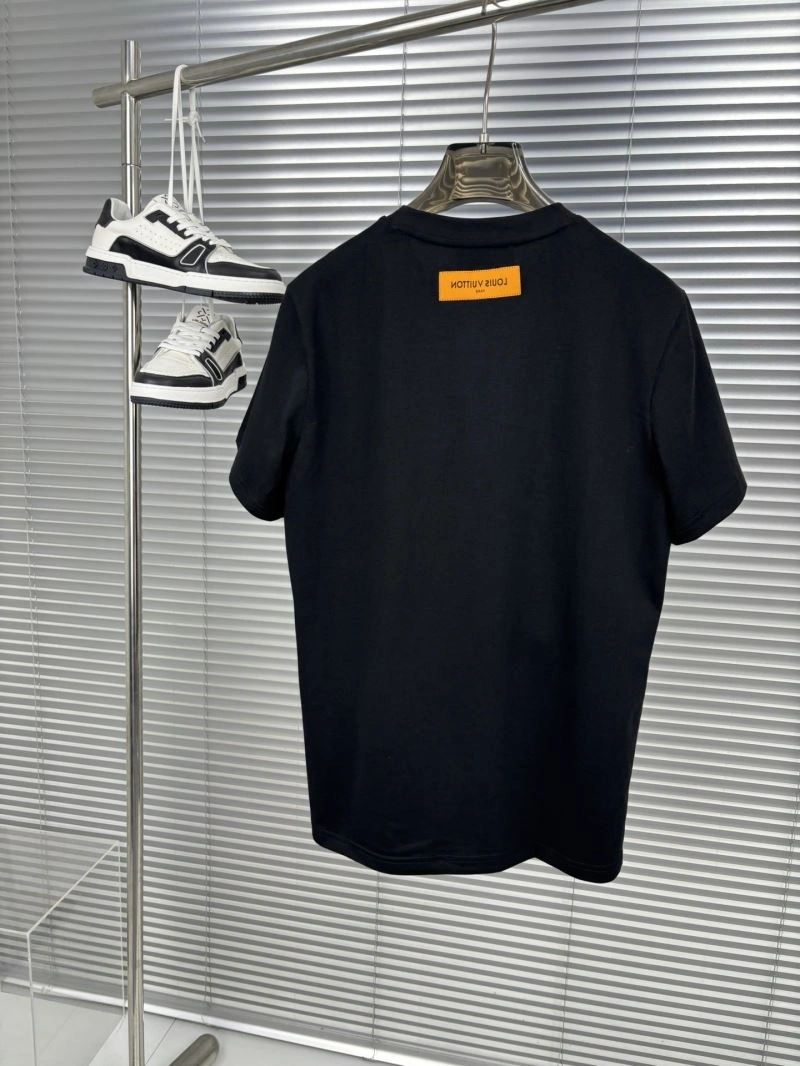 Louis Vuitton T-Shirts Minimalist 134275
