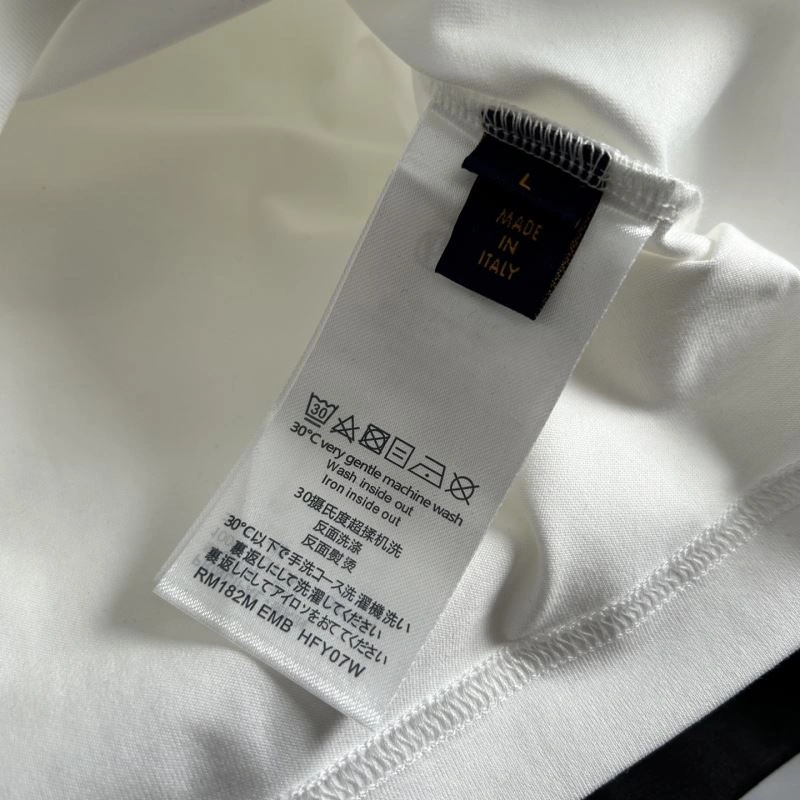 TechFriendly Louis Vuitton T-Shirts 134276