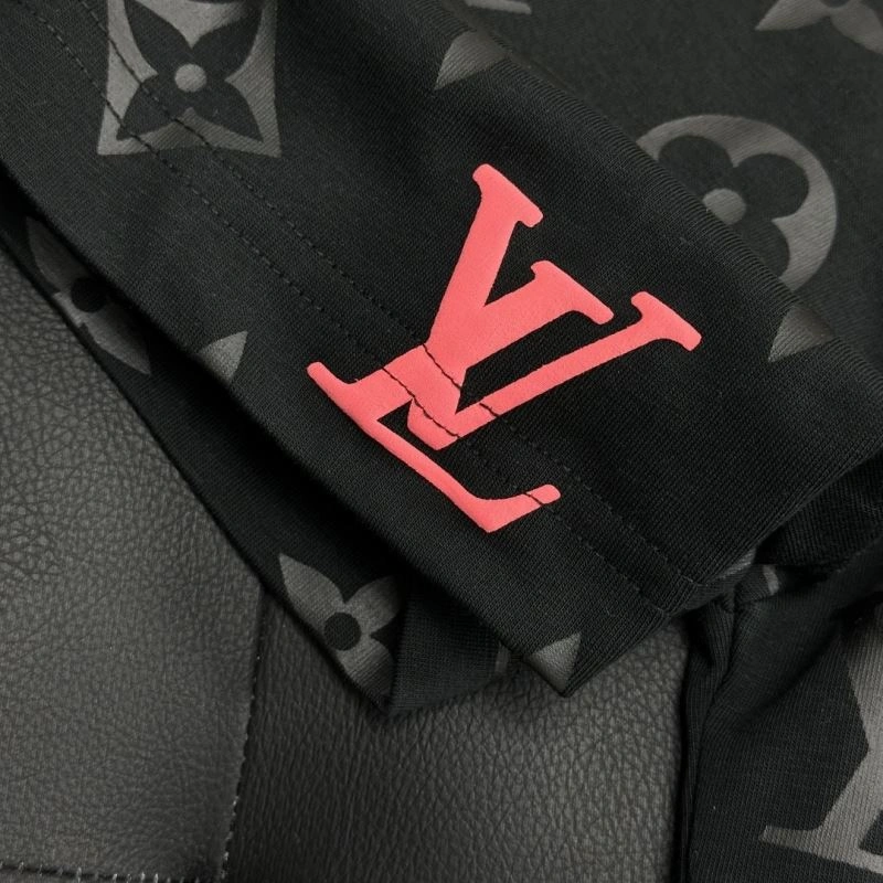 Neat Louis Vuitton T-Shirts 134278