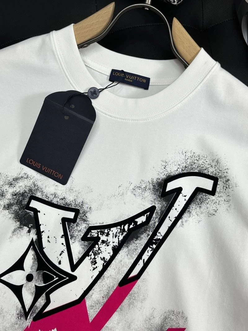 Flexible Louis Vuitton T-Shirts 134253