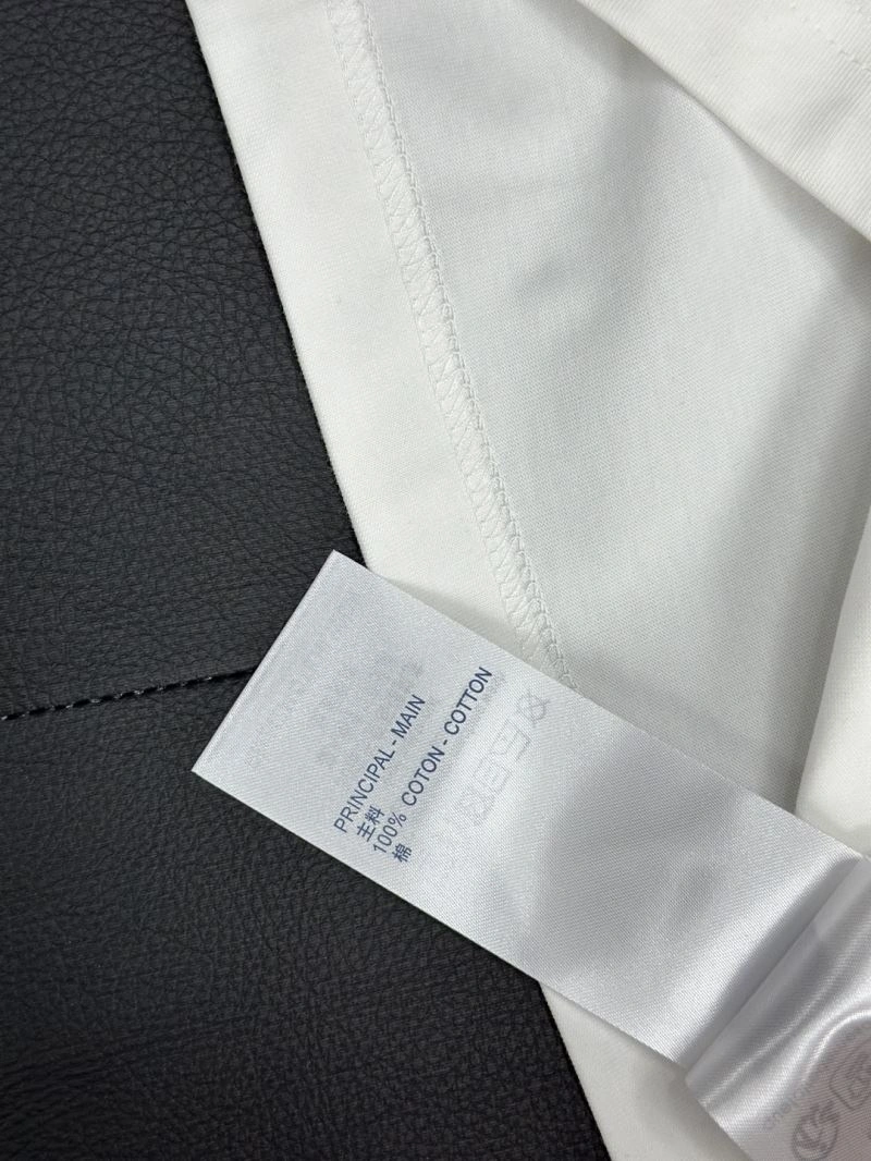 Flexible Louis Vuitton T-Shirts 134253