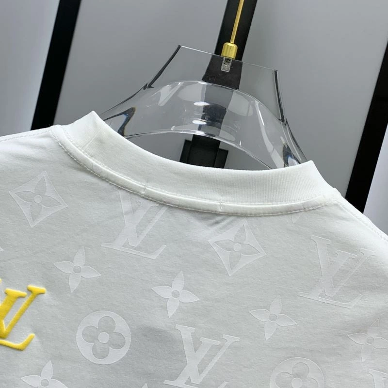 Tailored Louis Vuitton T-Shirts 134263