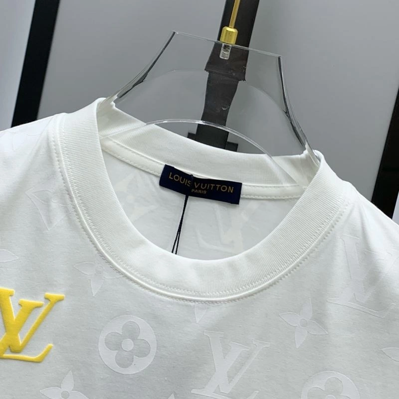 Tailored Louis Vuitton T-Shirts 134263