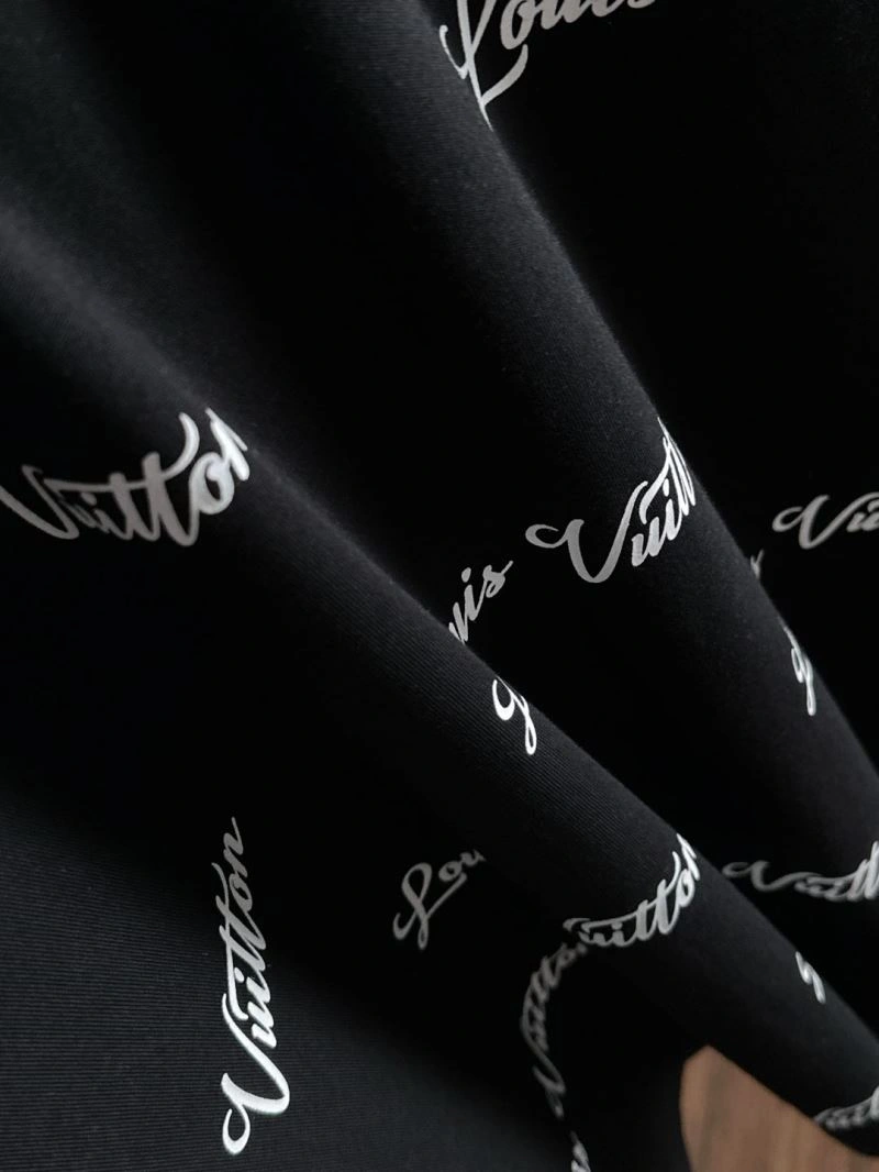 Minimalist Louis Vuitton T-Shirts 134256