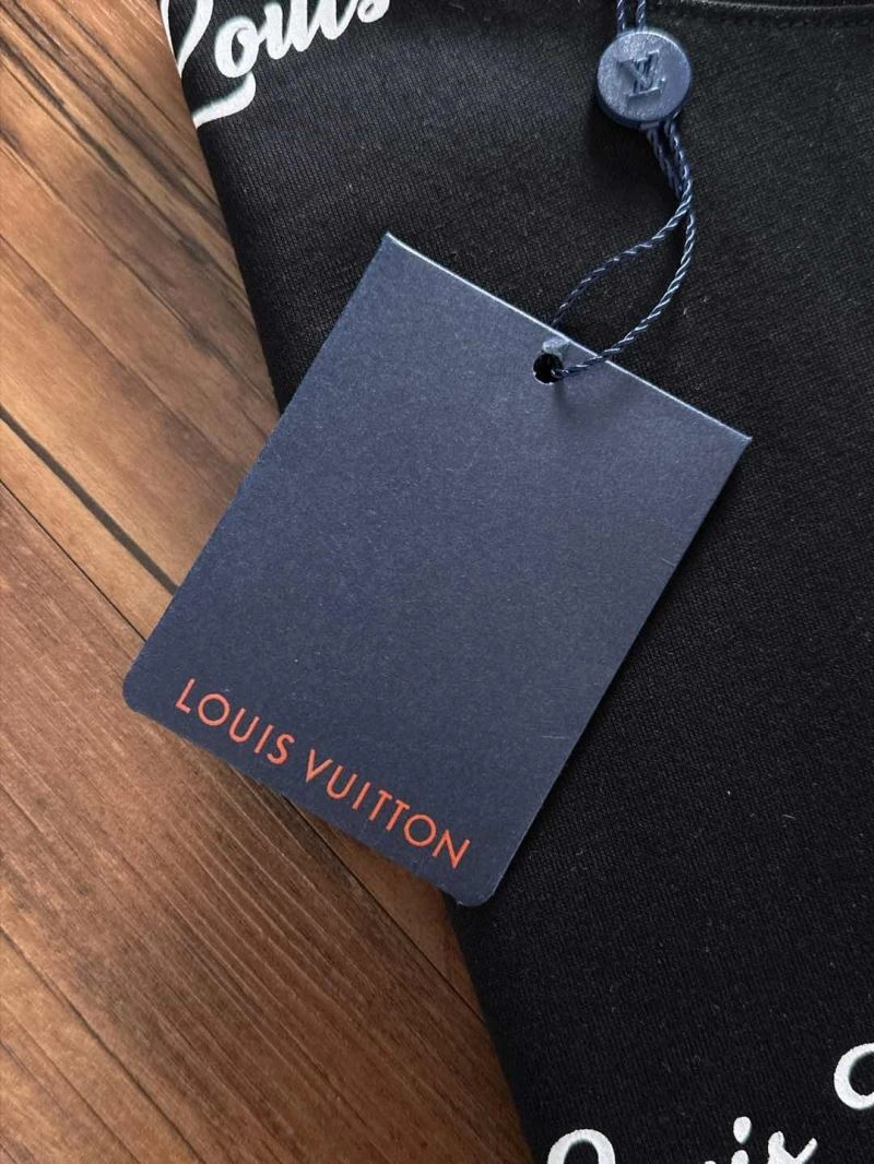 Minimalist Louis Vuitton T-Shirts 134256