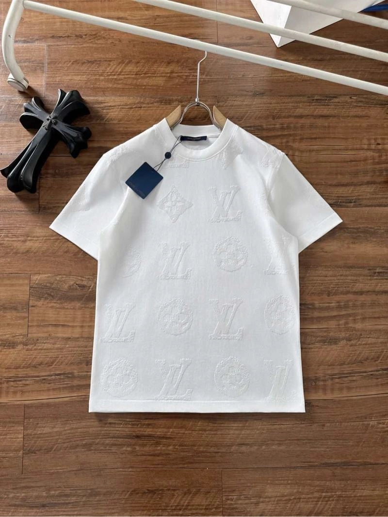 Louis Vuitton T-Shirts Breathable 134250