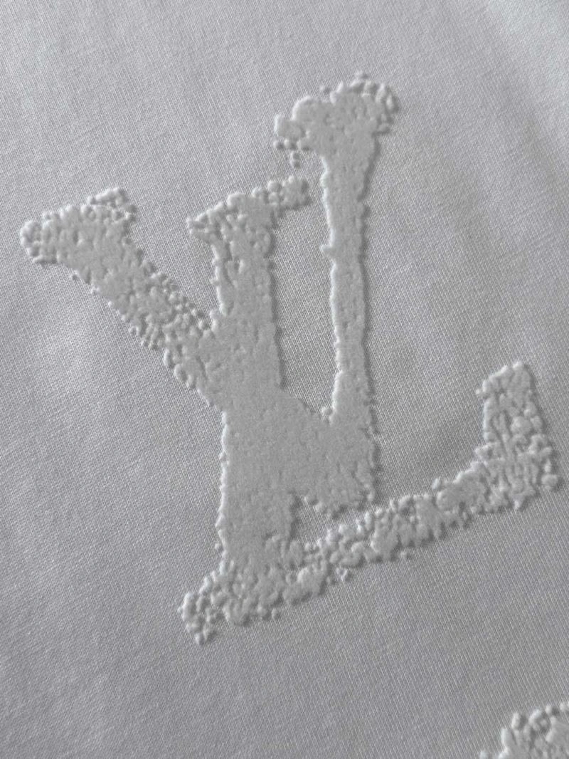 Louis Vuitton T-Shirts Breathable 134250