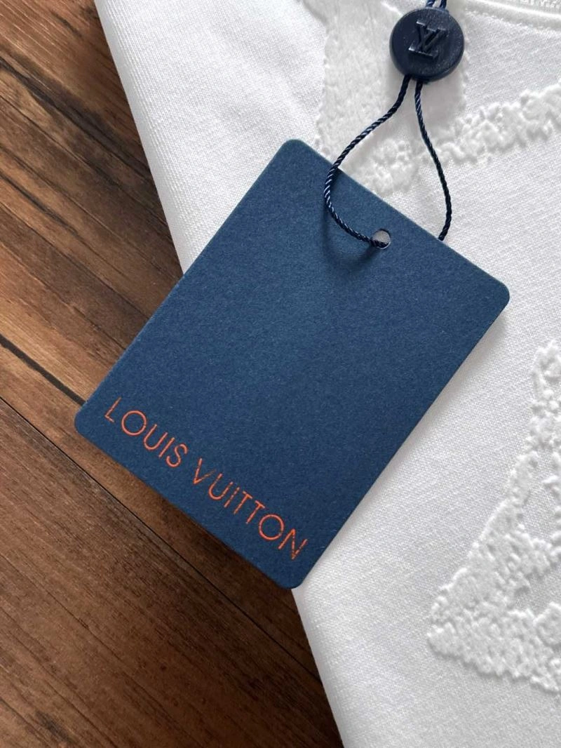 Louis Vuitton T-Shirts Breathable 134250