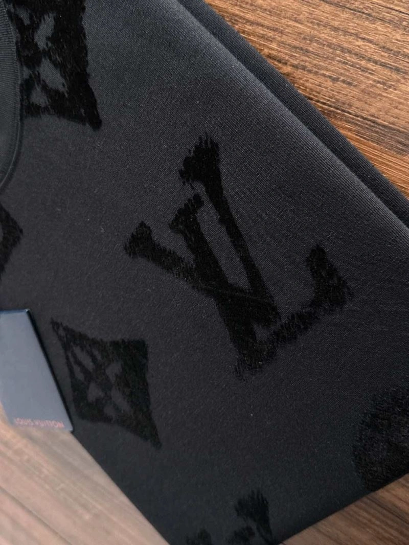 Louis Vuitton T-Shirts ZipUp 134249