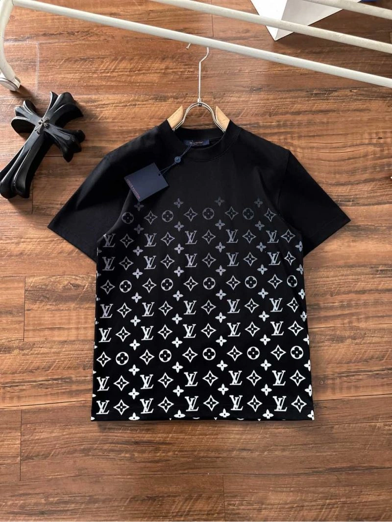 Louis Vuitton T-Shirts Snug 134279
