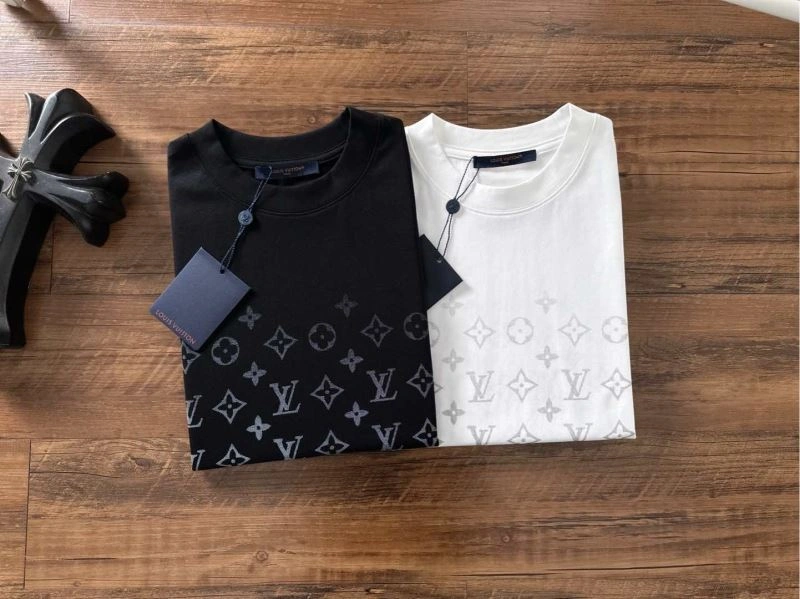 Louis Vuitton T-Shirts Snug 134279