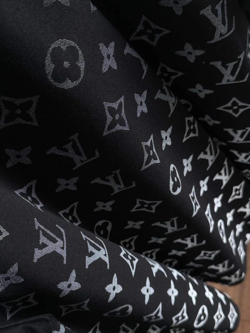Louis Vuitton T-Shirts Snug 134279