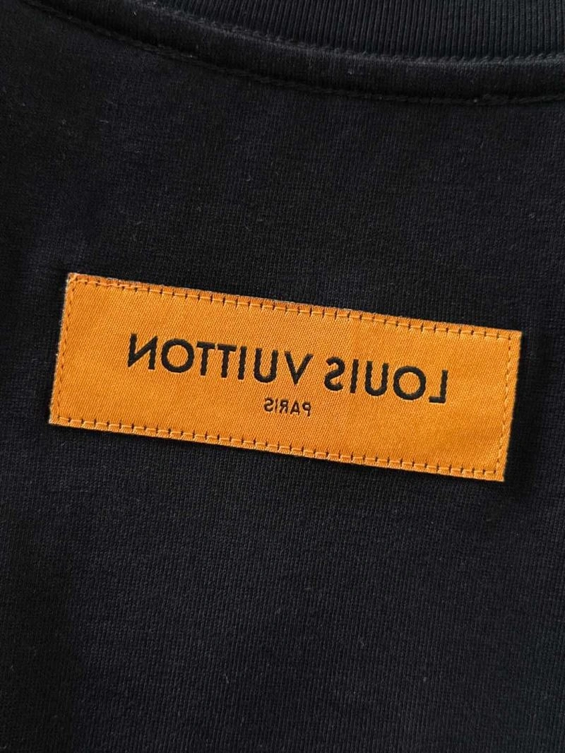 Louis Vuitton T-Shirts Snug 134279