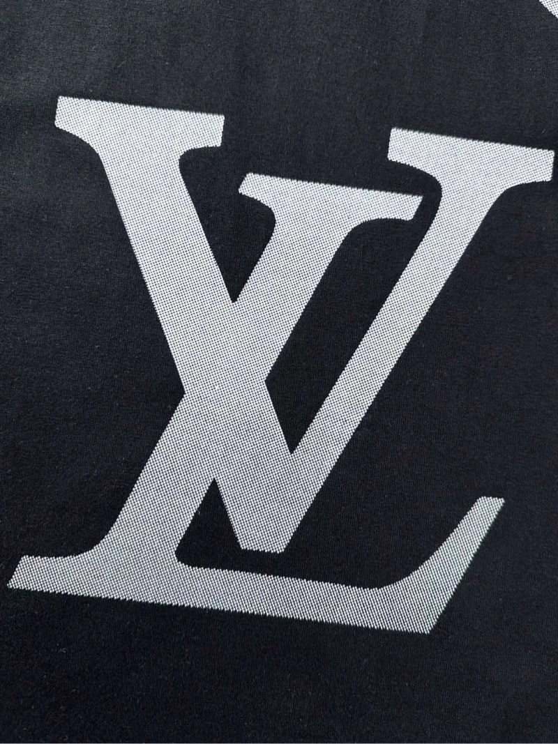 Louis Vuitton T-Shirts UrbanChic 134257