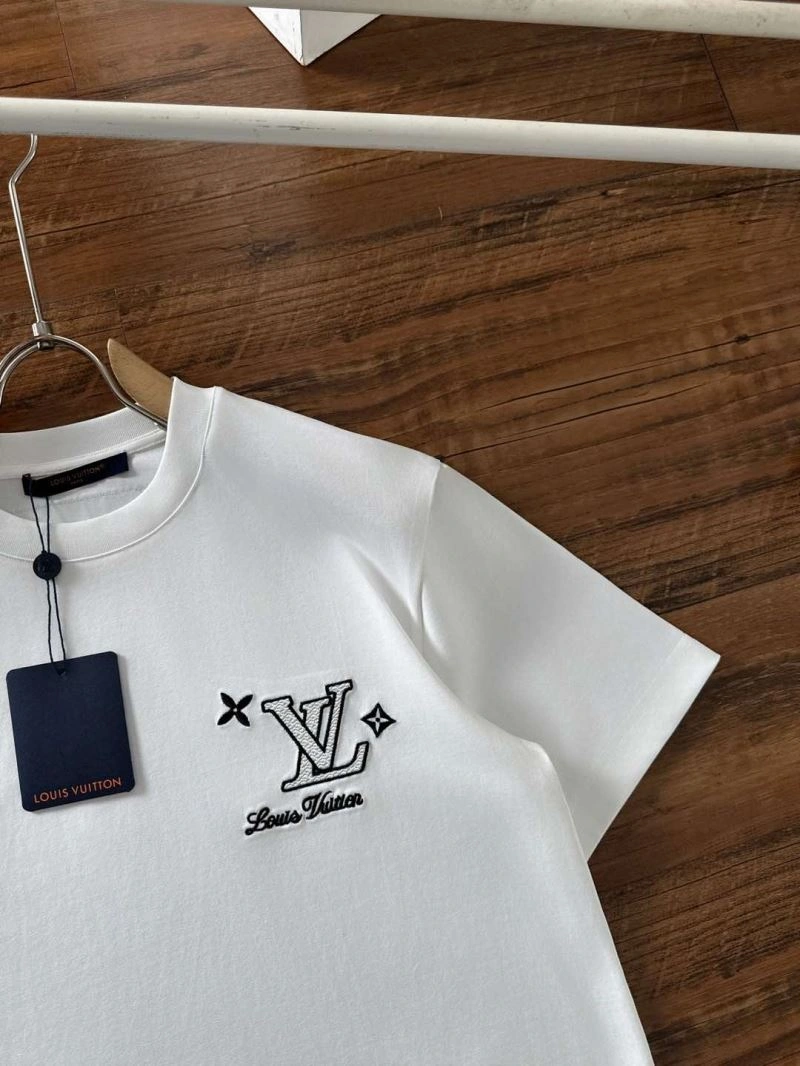 HighQuality Louis Vuitton T-Shirts 134244