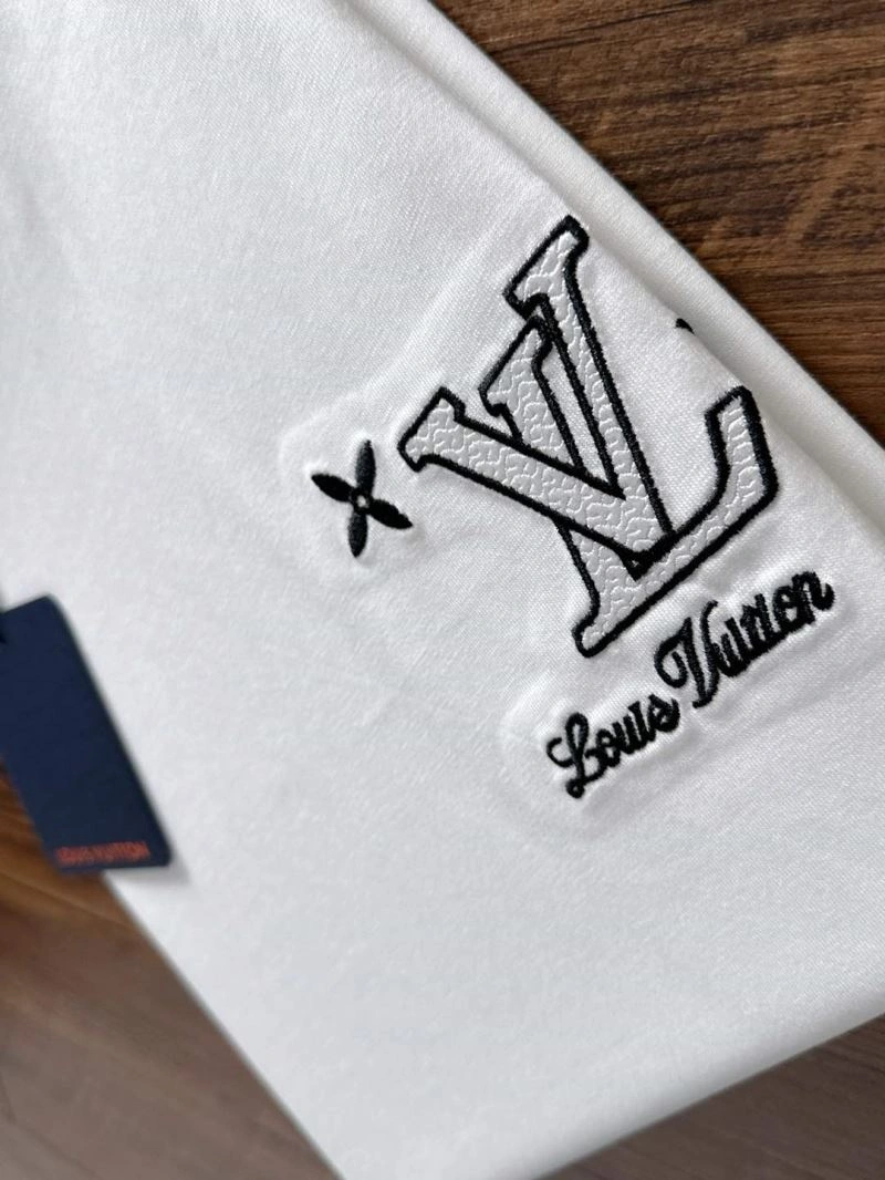 HighQuality Louis Vuitton T-Shirts 134244