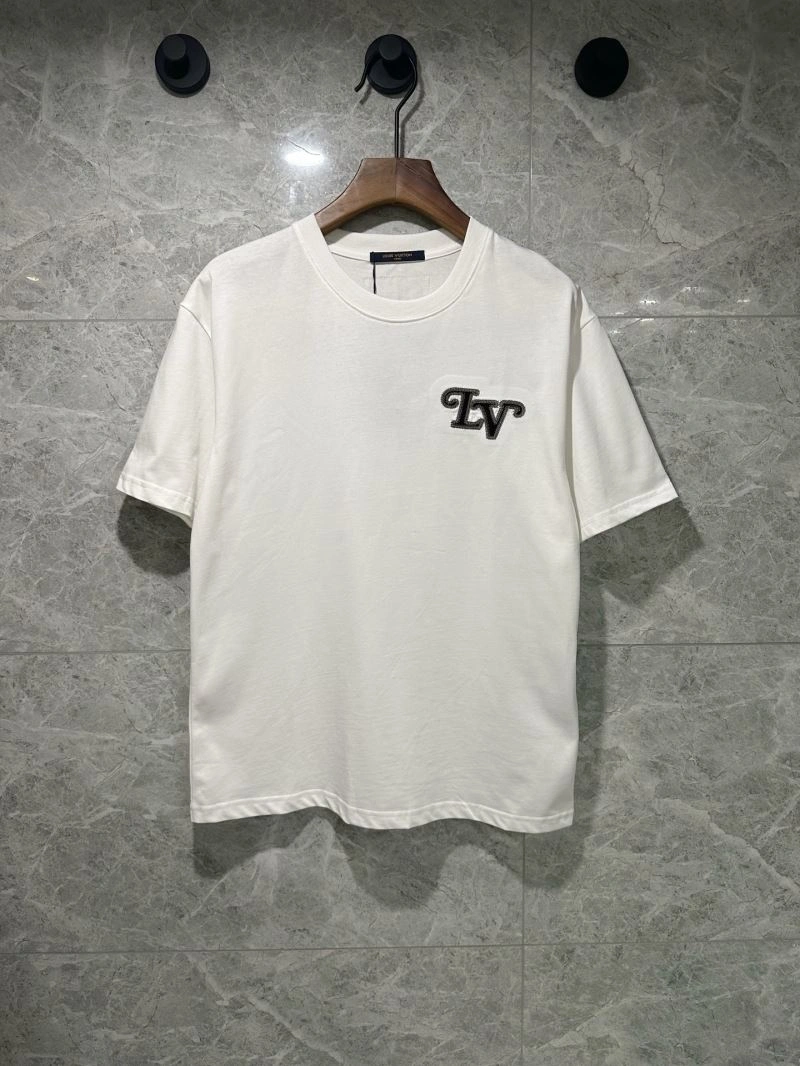 Sporty Louis Vuitton T-Shirts 134241