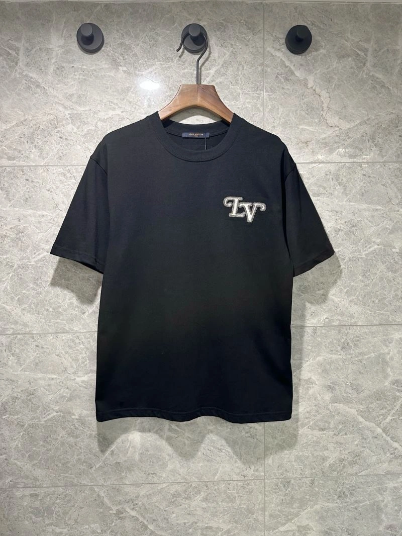 Sporty Louis Vuitton T-Shirts 134241