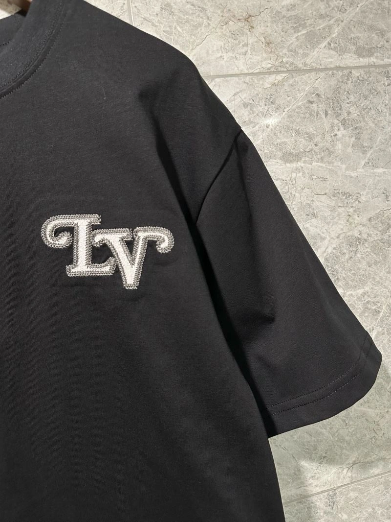 Sporty Louis Vuitton T-Shirts 134241