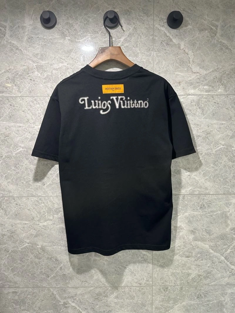 Sporty Louis Vuitton T-Shirts 134241
