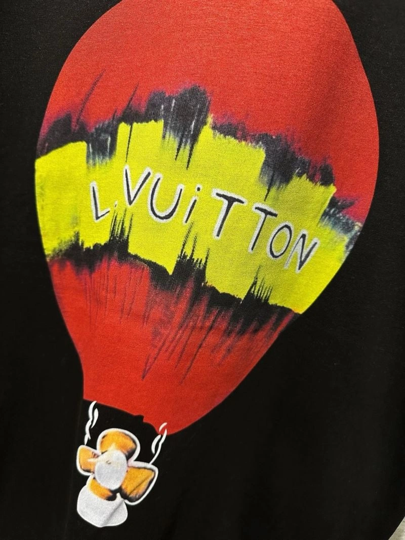 Modern Louis Vuitton T-Shirts 134237