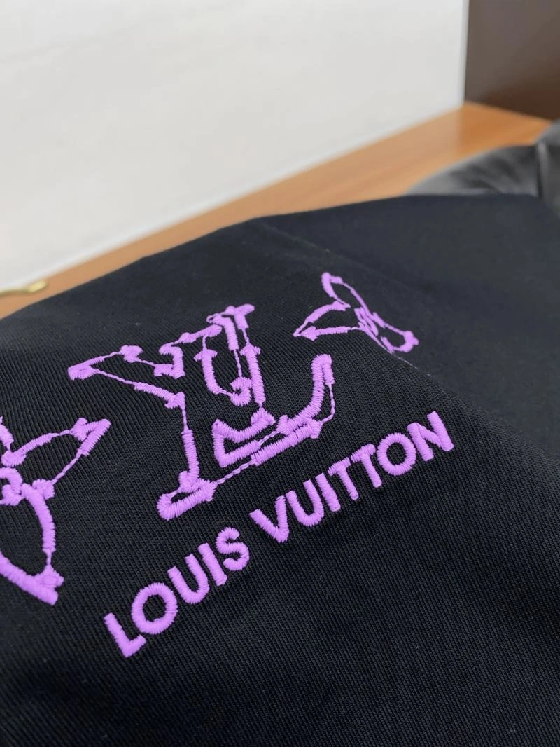 Vibrant Louis Vuitton T-Shirts 134225