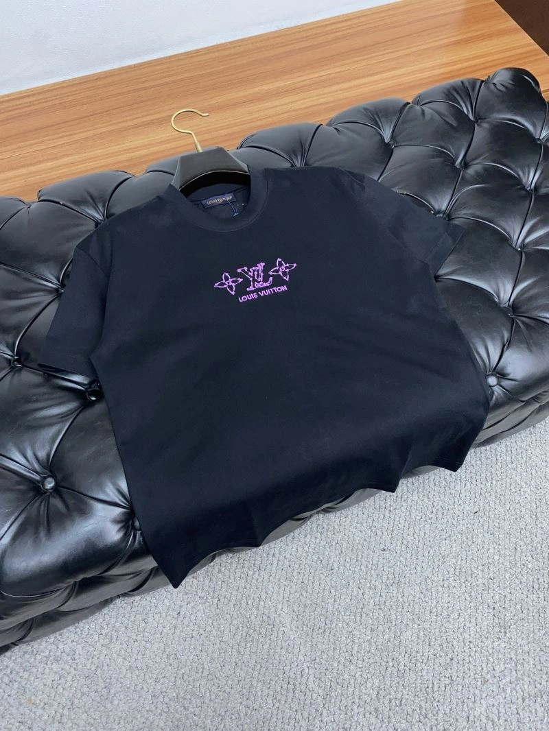 Vibrant Louis Vuitton T-Shirts 134225