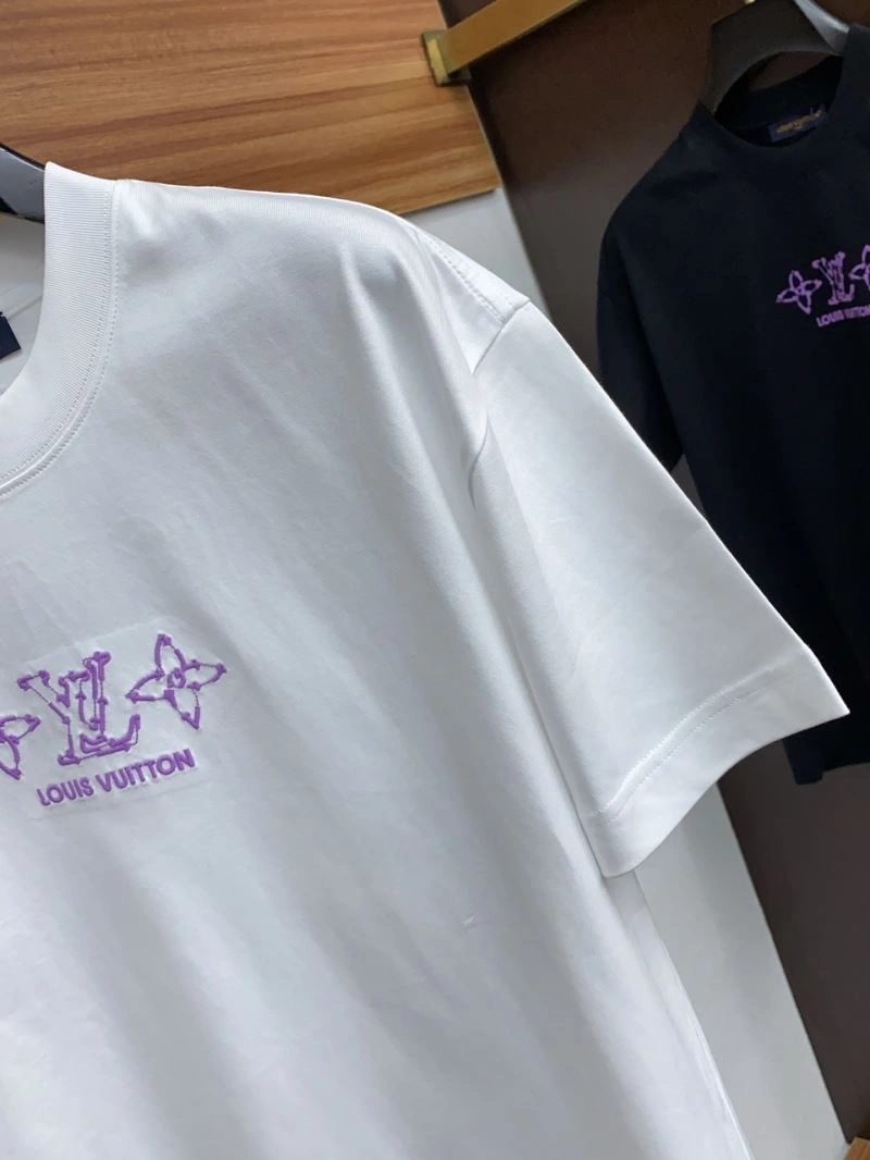 SmoothTexture Louis Vuitton T-Shirts 134235
