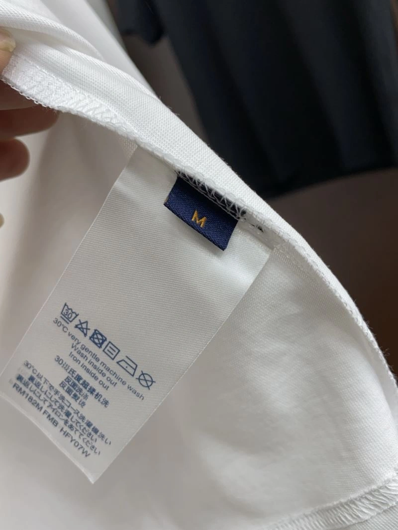 SmoothTexture Louis Vuitton T-Shirts 134235